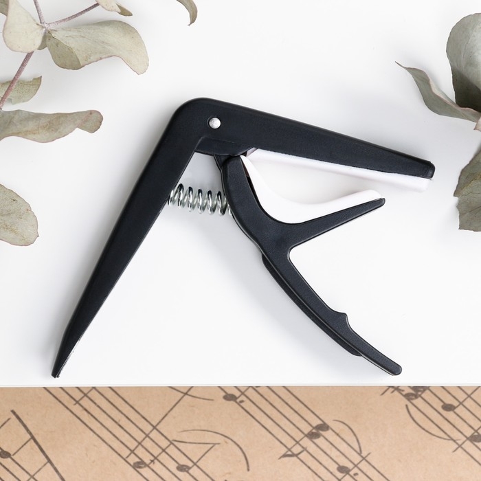 Каподастр Music Life, черный, пластиковый Каподастр Music Life, черный, пластиковый