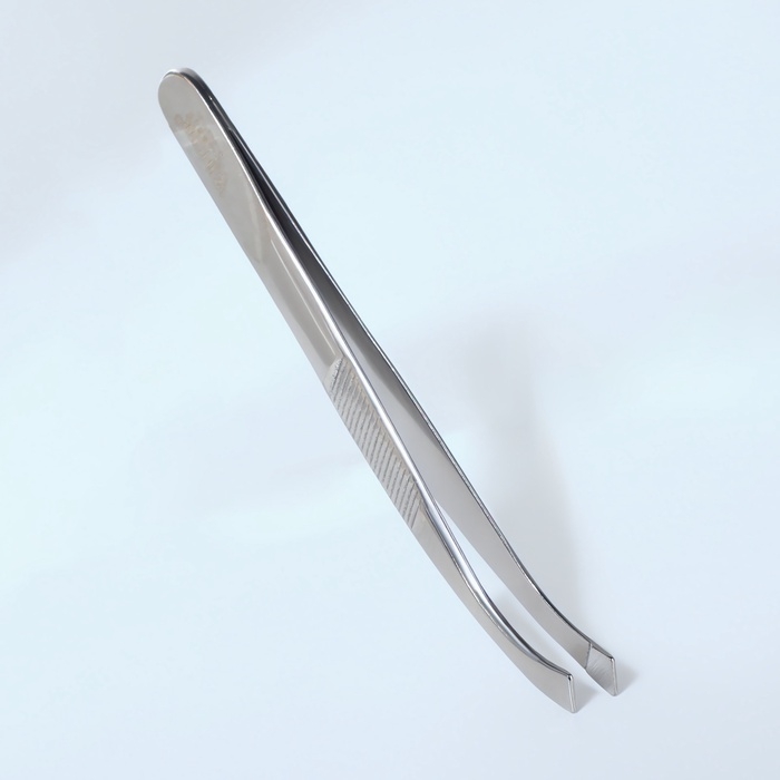 Пинцет загнутый ZINGER, широкий, 8,5 см, на блистере, цвет серебристый, В-5561-S Пинцет загнутый ZINGER, широкий, 8,5 см, на блистере, цвет серебристый, В-5561-S