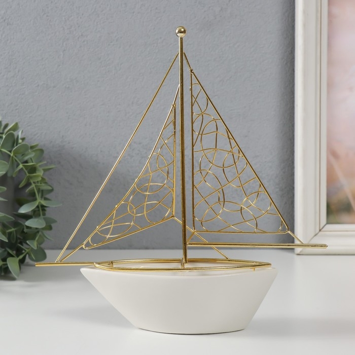 Сувенир керамика, металл  Сувенир керамика, металл "Корабль с парусами" белый с золотом 22,8х5,9х24 см