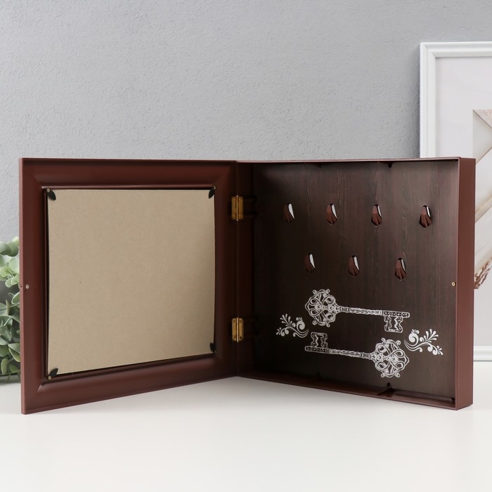 Ключница закрытая Ключница закрытая "Пара" 26,5х31,5 см Орех