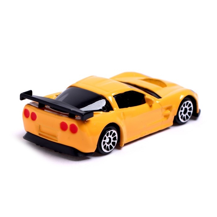 Машина металлическая CHEVROLET CORVETTE C6-R, 1:64, цвет жёлтый Машина металлическая CHEVROLET CORVETTE C6-R, 1:64, цвет жёлтый