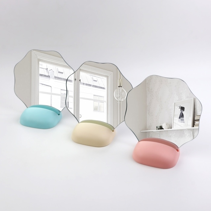 Зеркало настольное, зеркальная поверхность 17 × 18 см, цвет МИКС