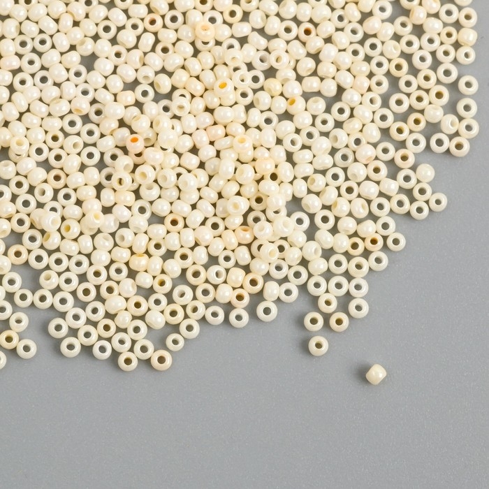 Бисер стекло 12/0  Бисер стекло 12/0 "Жемчужное облако" ровный №662 450 гр