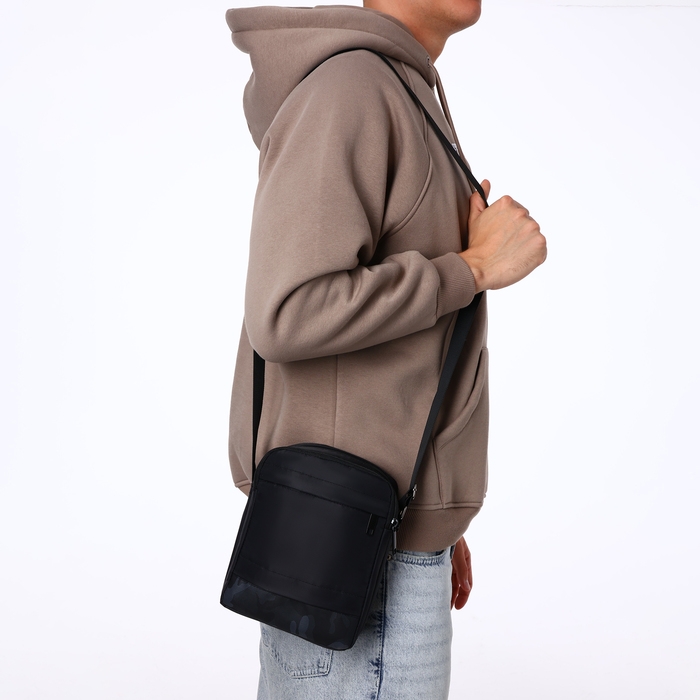 Сумка мужская на молниях, 3 наружных кармана, цвет чёрный Сумка мужская на молниях, 3 наружных кармана, цвет чёрный