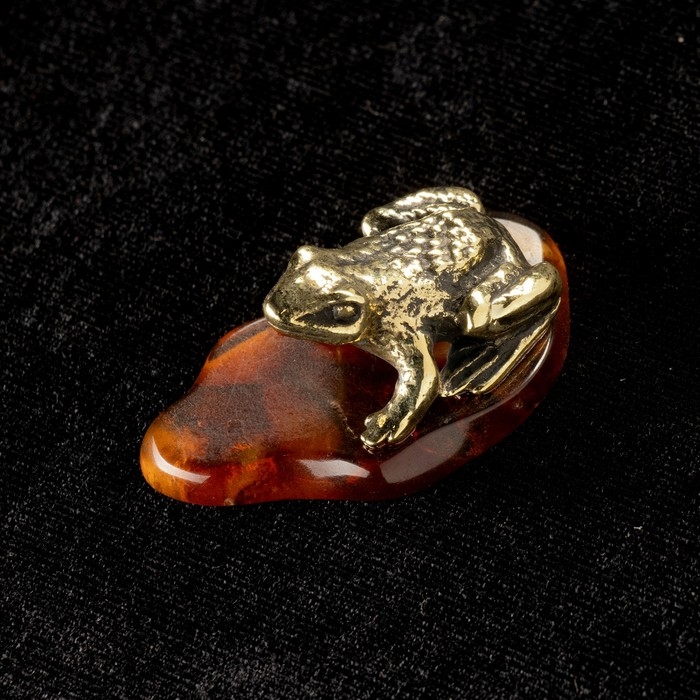 Сувенир Сувенир "Лягушка", латунь, янтарь