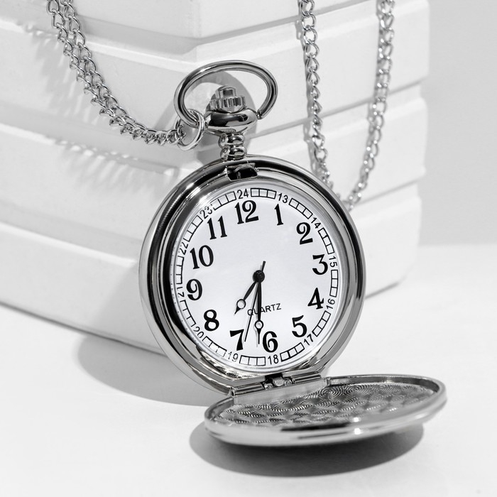 Часы карманные Часы карманные "Полумесяц", кварцевые, d-4.7 см