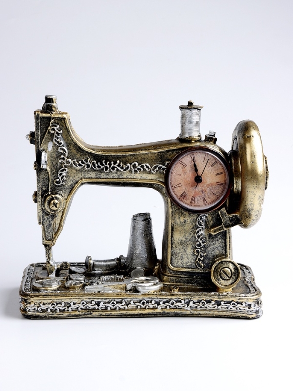 Часы настольные интерьерные, «Швейная машинка», на батарейках, 23.5×10.5×20 см, d-5.5 см Часы настольные интерьерные, «Швейная машинка», на батарейках, 23.5×10.5×20 см, d-5.5 см