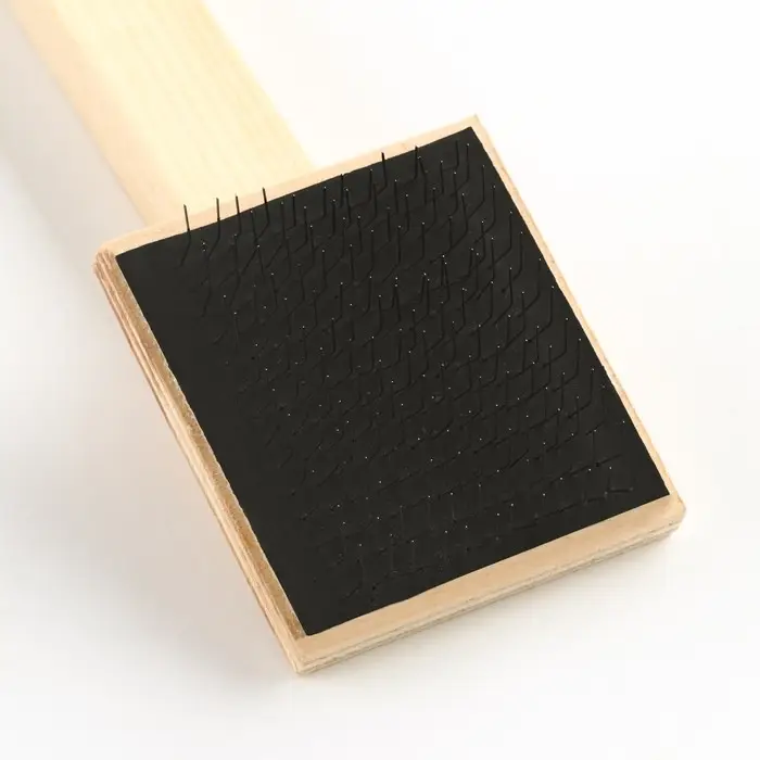 Щётка - пуходёрка деревянная  Щётка - пуходёрка деревянная "Зооник" малая