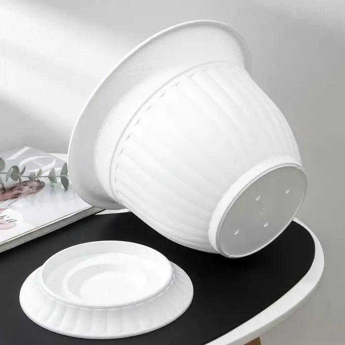 Горшок для цветов «Венеция», 7 л, пластиковый, белый Горшок для цветов «Венеция», 7 л, пластиковый, белый