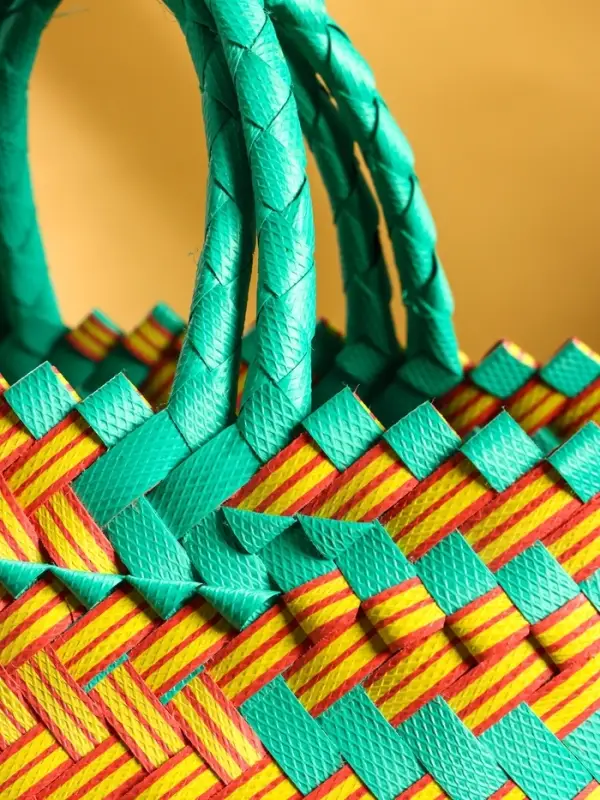 Сумка плетёная пластиковая 20х10х30 см, цв. бирюзовый-жёлтый