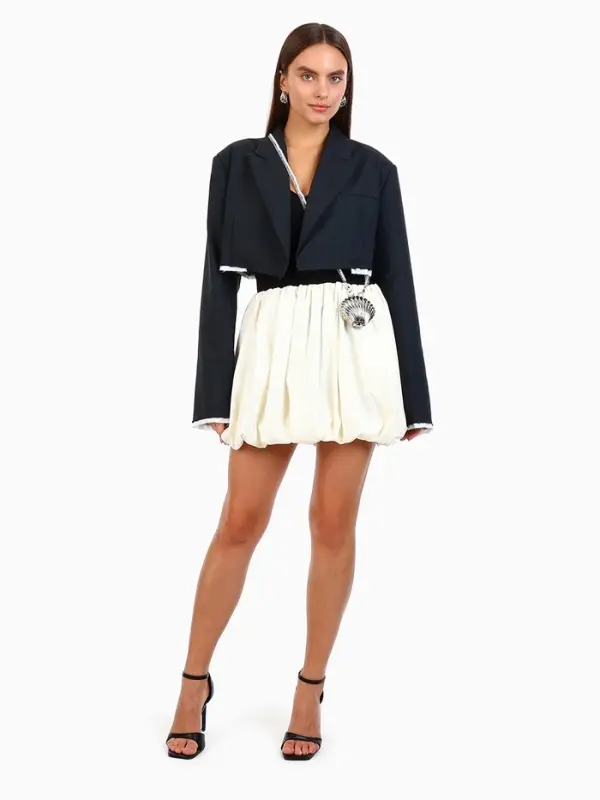 Сумка мини-клатч на магните, в форме ракушки, жёсткий корпус, на длинной цепочке, серебристая