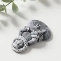 Магнит "Девочка с олененком" (барельеф) , 7,5см