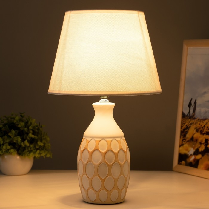 Настольная лампа Настольная лампа "Янина" Е14 40Вт бежевый 22х22х40см RISALUX