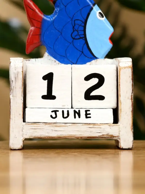 Календарь настольный «Рыбка», 7×4×10 см, дерево, сине-белый Календарь настольный «Рыбка», 7×4×10 см, дерево, сине-белый