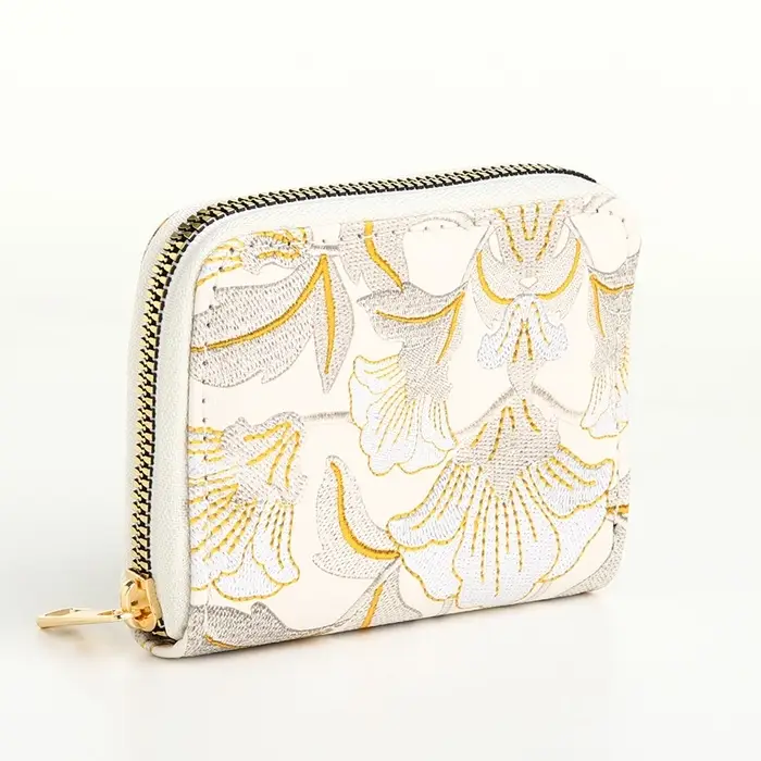 Кошелёк на молнии, три отделения, маленький, с вышивкой, белый