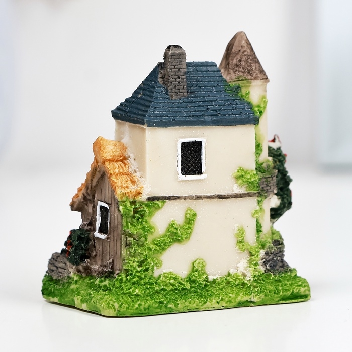 Фигурка  Фигурка "Домик зачарованный" 6х4х7см