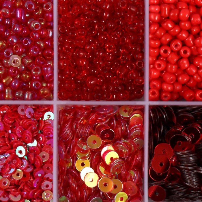 Бисер стекло 6/0, 12/0 в шкатулке  Бисер стекло 6/0, 12/0 в шкатулке "Алый" стеклярус и пайетки 12,5х6,5х2 см