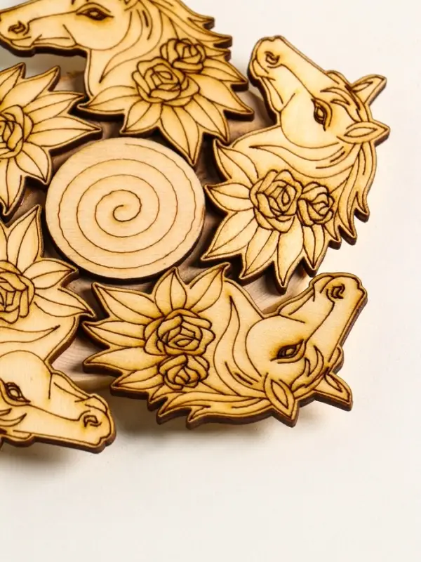 Подставка под горячее Лошадь в цветах, 11см, можжевельник Подставка под горячее Лошадь в цветах, 11см, можжевельник