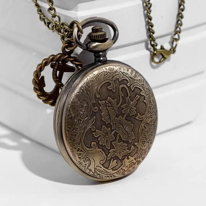 Часы карманные &laquo;Якорь&raquo;, кварцевые, циферблата d=4.5 см, цепочка 80 см