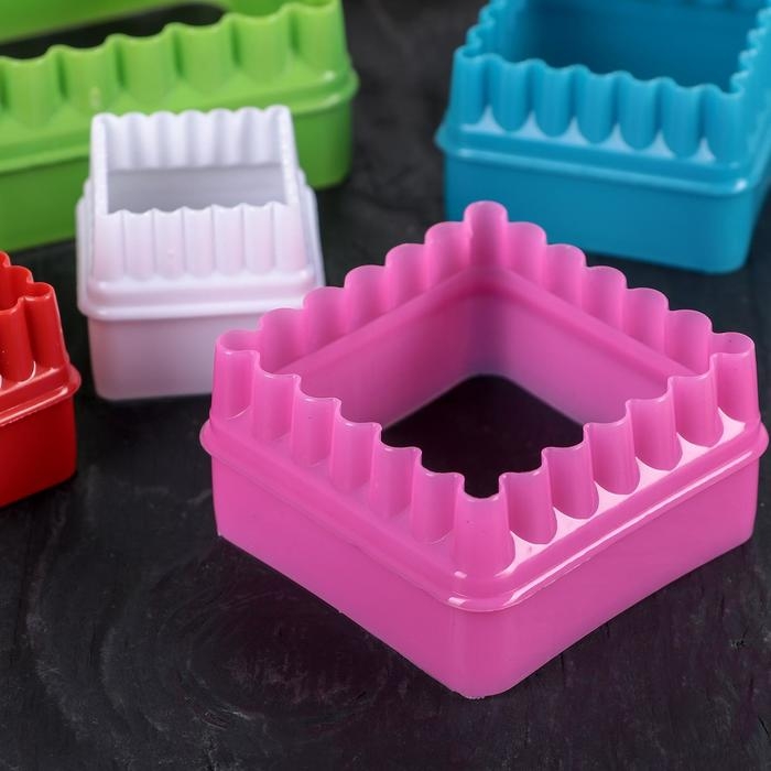 Набор форм для печенья Доляна «Квадрат», 5 шт, 8×8×3,5 см, цвет МИКС Набор форм для печенья Доляна «Квадрат», 5 шт, 8×8×3,5 см, цвет МИКС