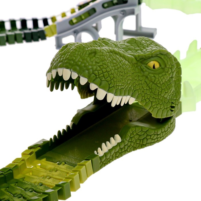 Автотрек «Парк динозавров», гибкий, работает от батареек, 144 детали Автотрек «Парк динозавров», гибкий, работает от батареек, 144 детали