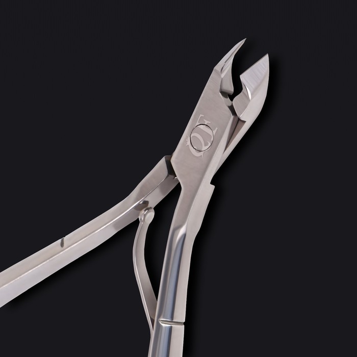 Кусачки маникюрные для кутикулы «Premium», 10,2 см, длина лезвия - 6 мм, на блистере, цвет серебристый Кусачки маникюрные для кутикулы «Premium», 10,2 см, длина лезвия - 6 мм, на блистере, цвет серебристый