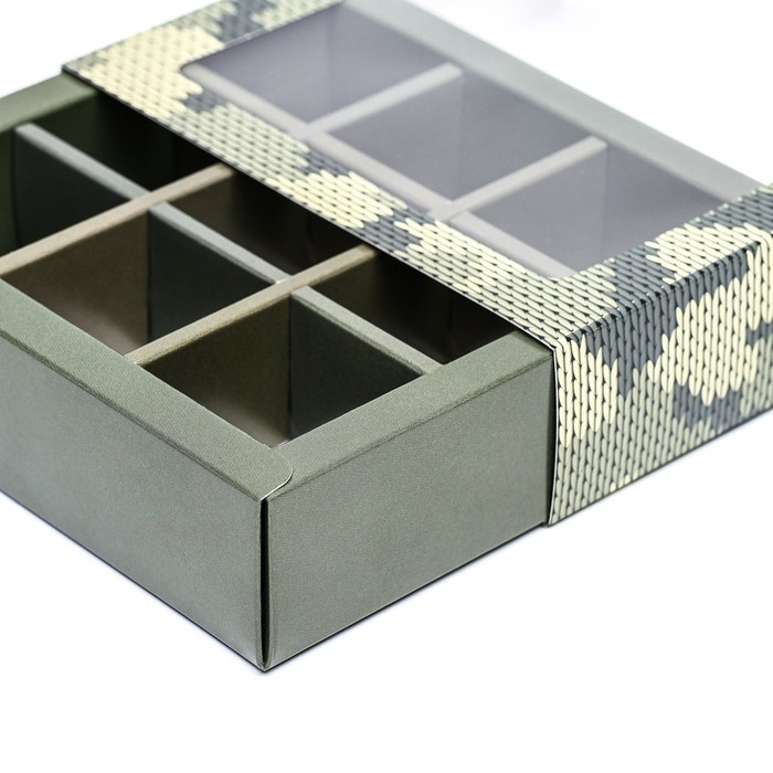 Коробка для 9 конфет с обечайкой , Коробка для 9 конфет с обечайкой , "Камуфляж" 13,8 х 13,8 х 3,8. Кондитерская упаковка