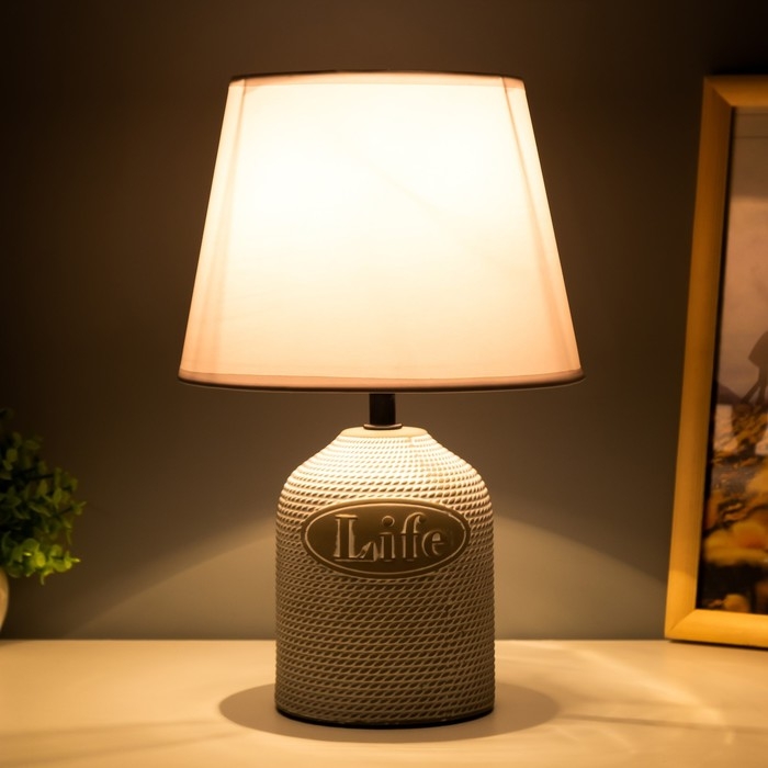 Настольная лампа Настольная лампа "Бенефит" E14 40Вт коричневый 20х20х31 см RISALUX