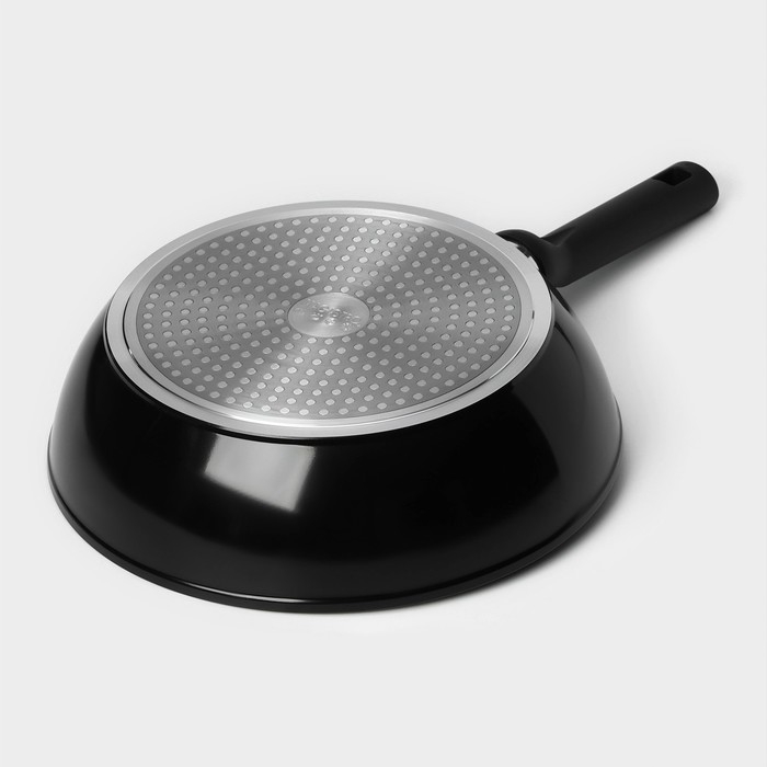 Сковорода Magistro Warrior, d=26 см, h=7 см, антипригарное покрытие, индукция, цвет чёрный Сковорода Magistro Warrior, d=26 см, h=7 см, антипригарное покрытие, индукция, цвет чёрный