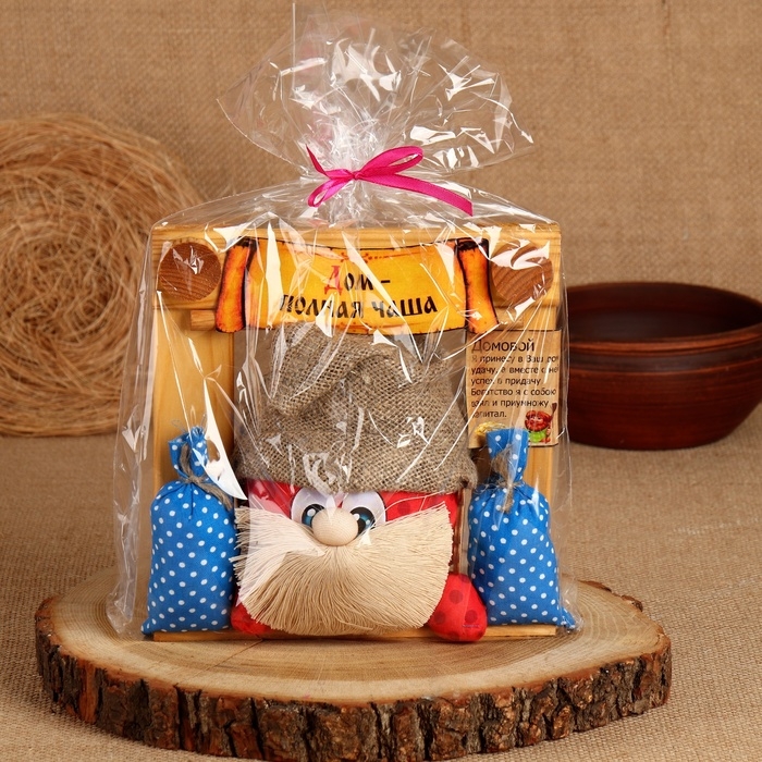 Домовой Ромчик Домовой Ромчик "Дом - полная чаша", в раме, 20 х 20 см, микс