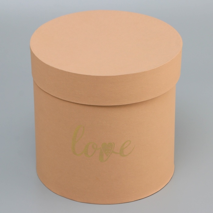 Коробка круглая с тиснением Коробка круглая с тиснением"Love"кофе с молоком 18*18*18см