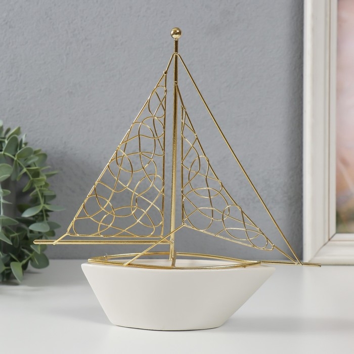 Сувенир керамика, металл  Сувенир керамика, металл "Корабль с парусами" белый с золотом 22,8х5,9х24 см