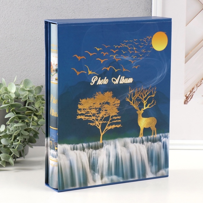 Фотоальбом на 200 фото 13х18 см Фотоальбом на 200 фото 13х18 см "Олень у водопада" в коробке 29,5х23х5,5 см