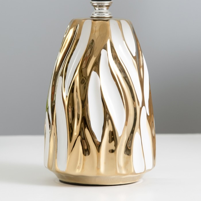 Настольная лампа Настольная лампа "Риана" Е14 40Вт золото белый 20х20х33см RISALUX