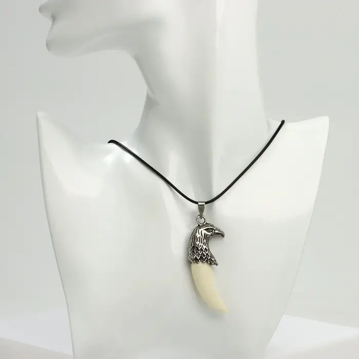 Кулон &laquo;Коготь орла&raquo;, белый в серебре на чёрном шнурке, 45 см