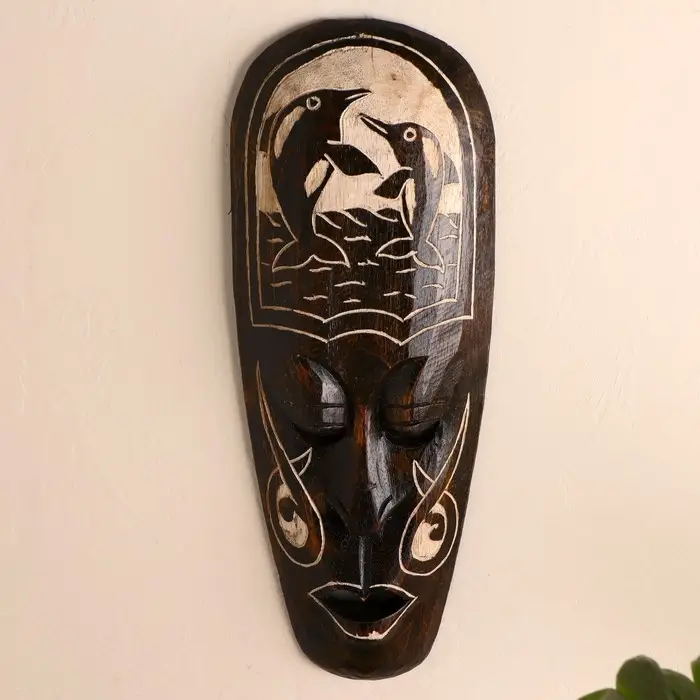 Маска дерево "Дельфины" 40х3х15 см