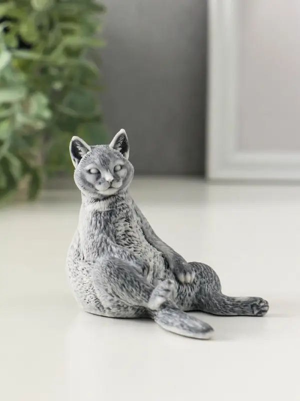 Сувенир "Кот с яйцами сидит" 6,6 см