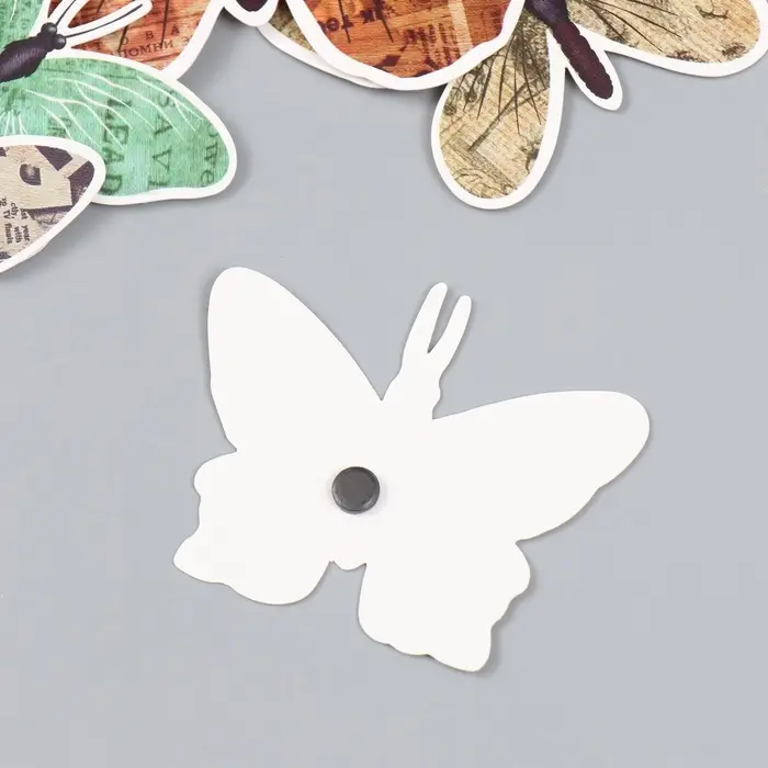 Набор магнитов на холодильник «Газета», 12 шт., картон, h=4-10 см Набор магнитов на холодильник «Газета», 12 шт., картон, h=4-10 см