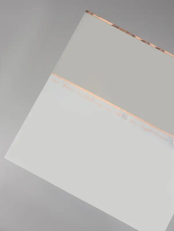 Плёнка для цветов &laquo;Полоса с окном&raquo;, белая с золотыми, 57&times;57&plusmn;2 см