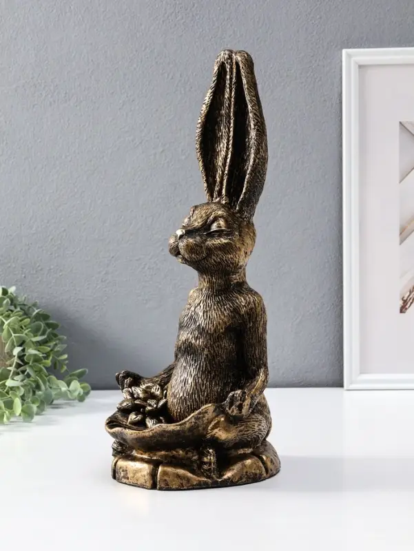Фигура - подставка для мелочей полистоун &laquo;Заяц с лотосом&raquo;, 20&times;16&times;43 см, под золото