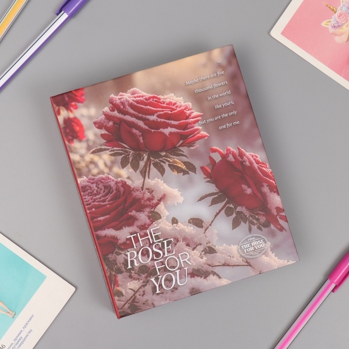 Фотоальбом на 40 фото 10х15 см Фотоальбом на 40 фото 10х15 см "Алые розы в снегу" в коробке, золотая обводка 4,5х14х17 см 1074941