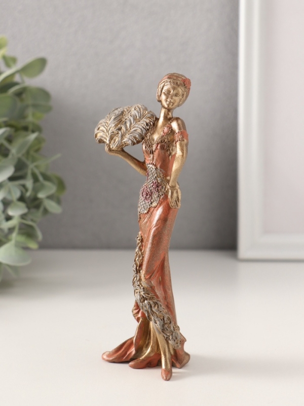 Сувенир полистоун  Сувенир полистоун "Леди в платье 20-30-х годов со страусиным веером" 6,5х4х15 см