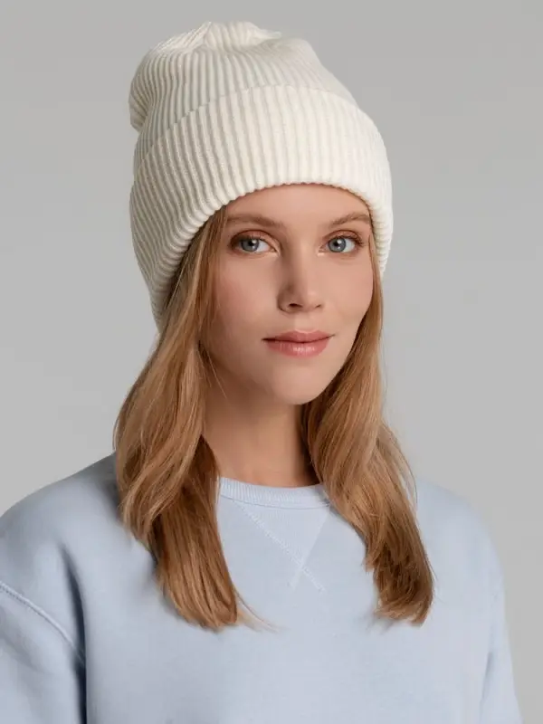 Шапка Franky, молочно-белая Шапка Franky, молочно-белая