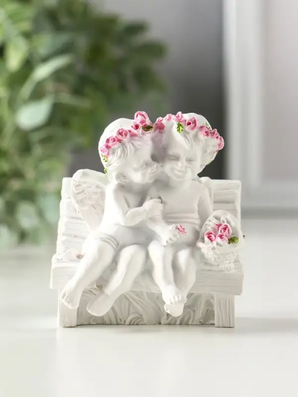 Фигурка &laquo;2 ангелочка в розовом веночке на скамейке&raquo;, 8&times;7&times;5 см, МИКС