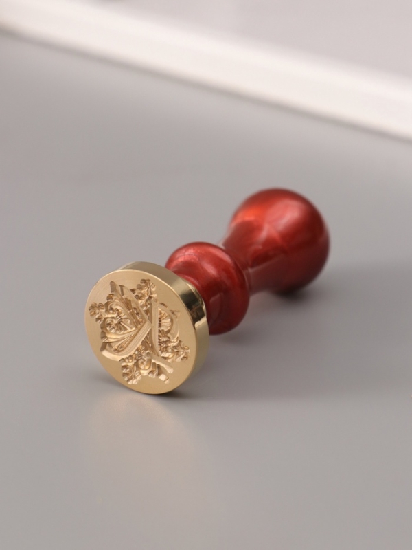 Печать для сургуча с пластиковой ручкой "Буква K на вензеле" 2,5х2,5х6,3 см