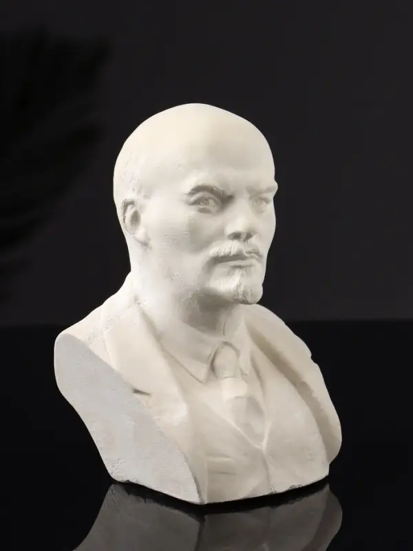 Бюст В.И. Ленин, 11х9х8 см, натуральный, гипс Бюст В.И. Ленин, 11х9х8 см, натуральный, гипс