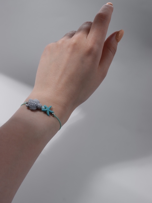 Браслет ассорти на нити «Черепашка» звезда, серый в серебре