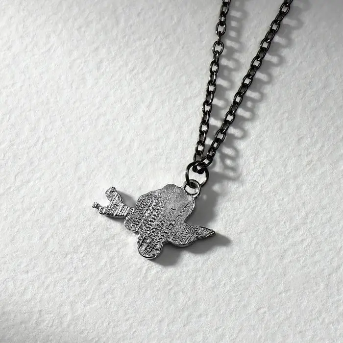 Подвеска на цепочке на Хэллоуин «Witch» Подвеска на цепочке на Хэллоуин «Witch»