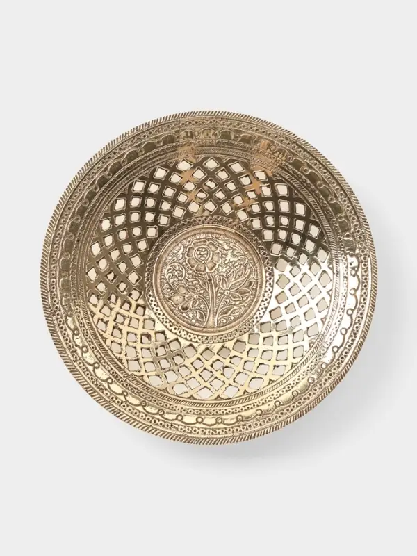 Блюдо сервировочное &laquo;Ажурное&raquo;, латунь, 17&times;17&times;3 см