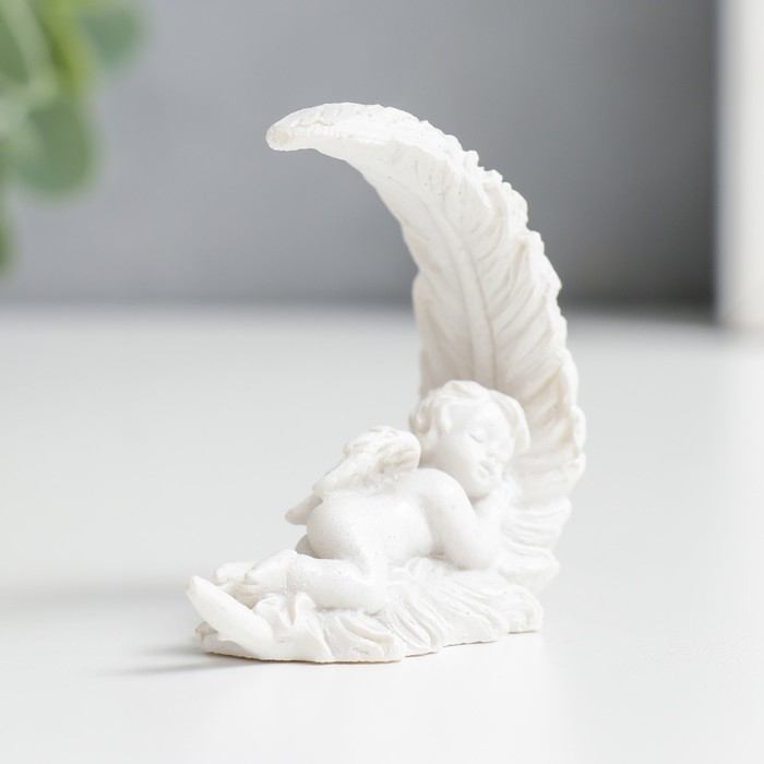 Сувенир полистоун Сувенир полистоун "Спящий белоснежный ангел на пёрышке" 5,2х4,5х2,6 см